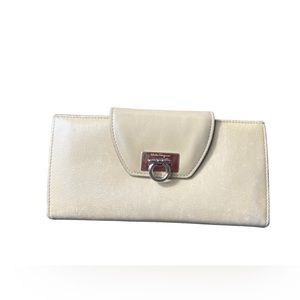 EUC Salvatore Ferragamo wallet